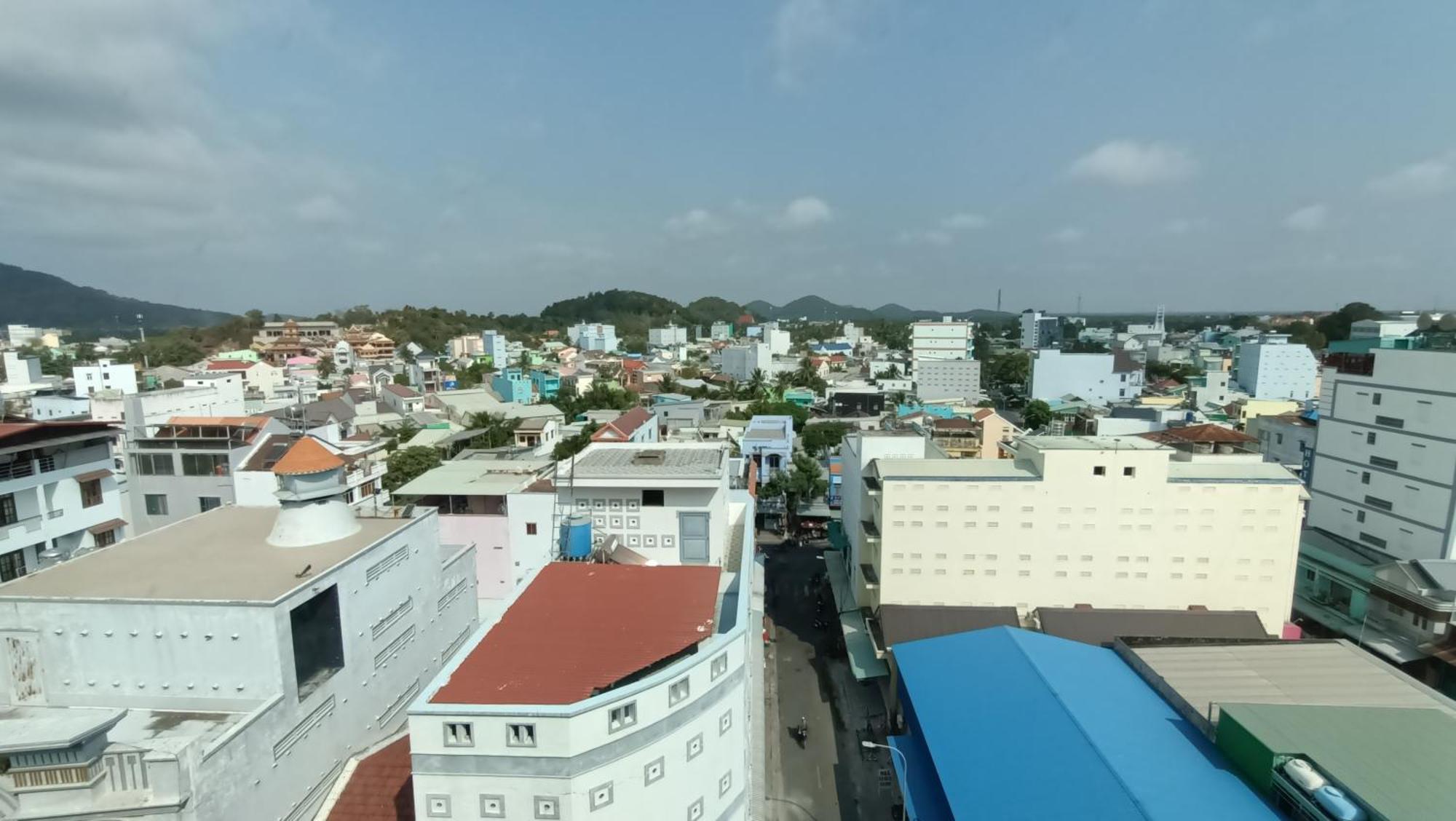 River Hotel Ha Tien Bagian luar foto