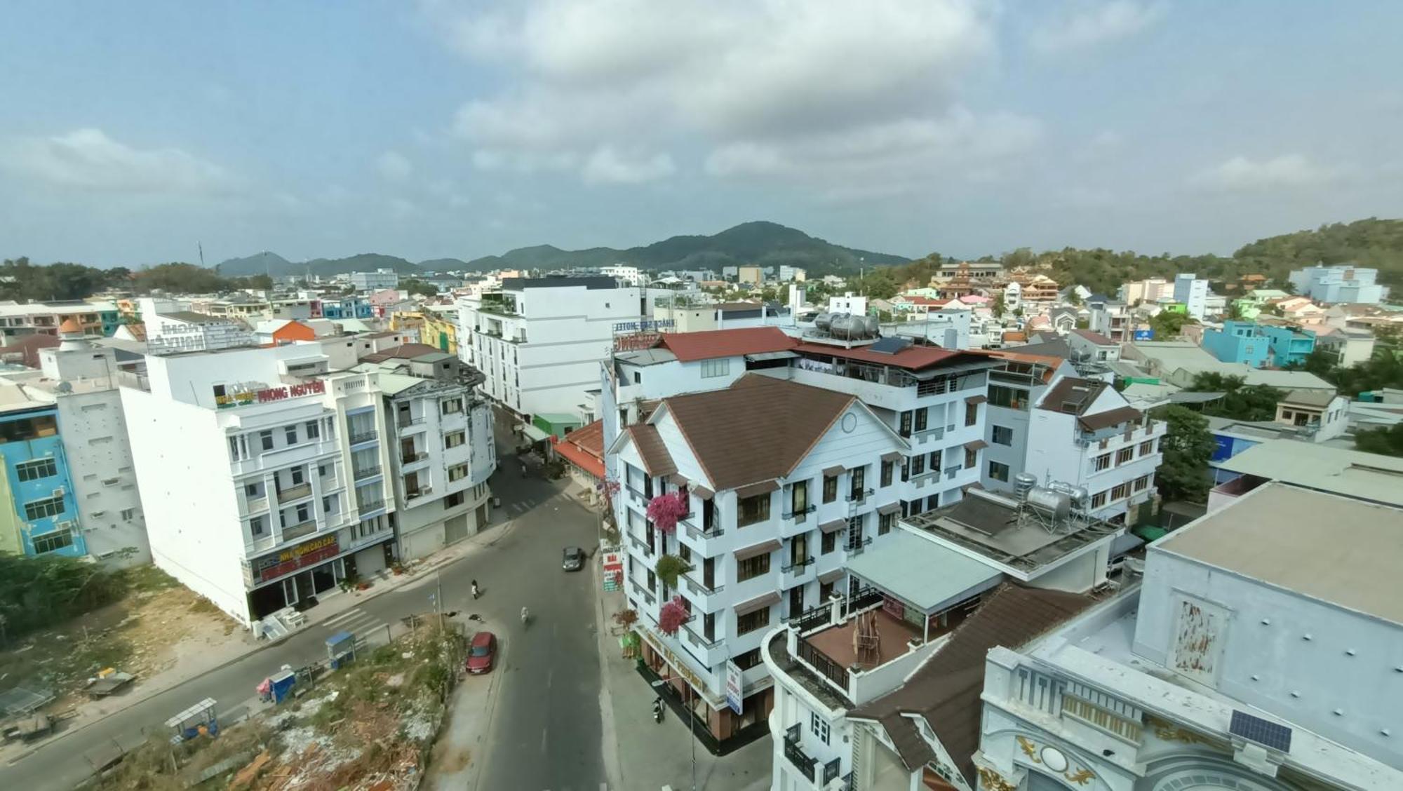 River Hotel Ha Tien Bagian luar foto