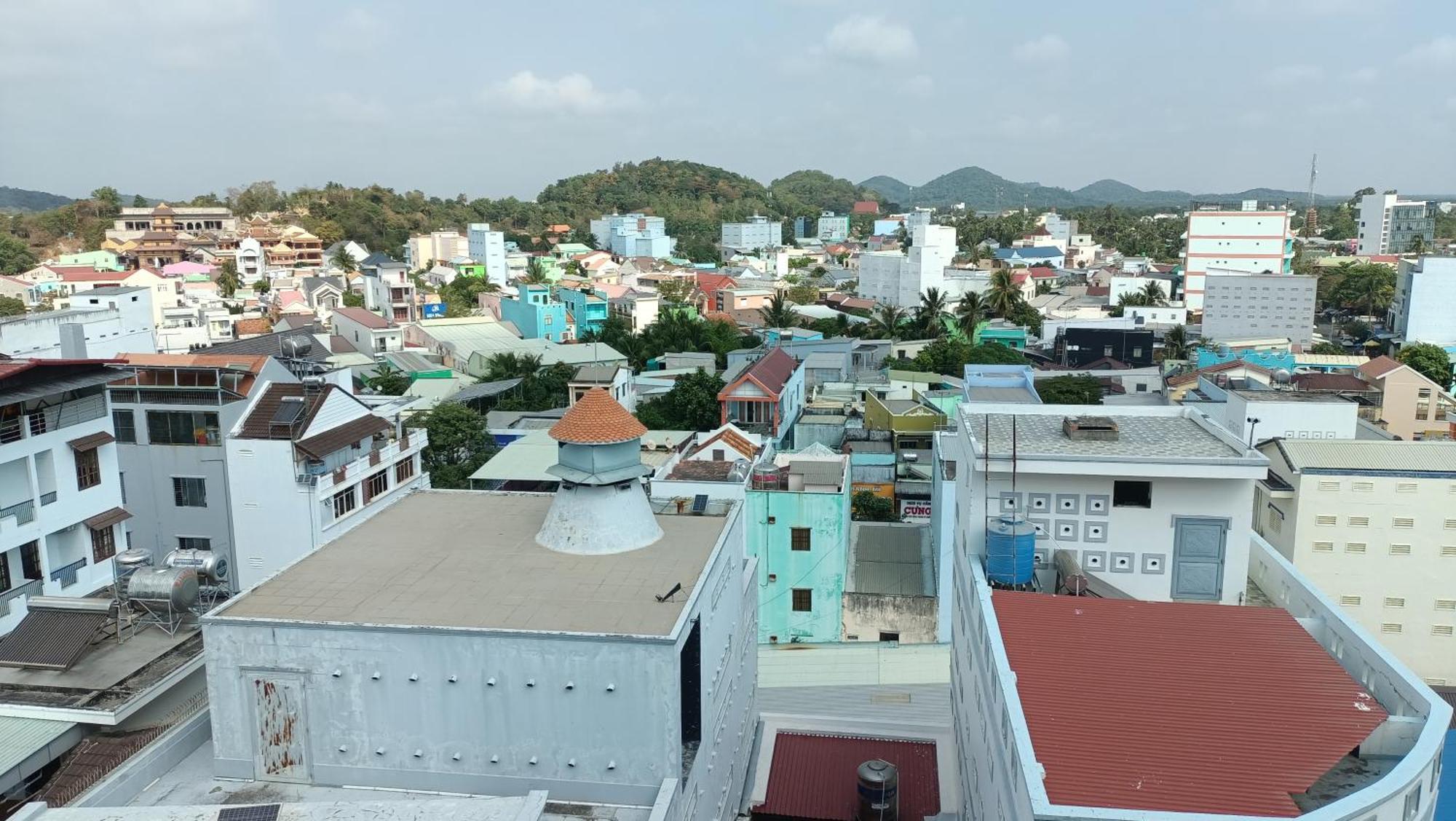 River Hotel Ha Tien Bagian luar foto