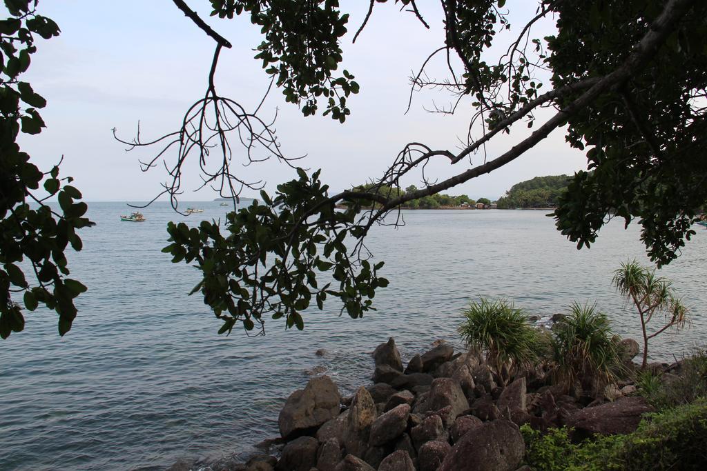 River Hotel Ha Tien Bagian luar foto